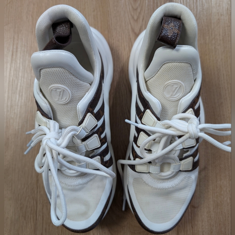 Louis Vuitton Shoes - Picture 2 of 10